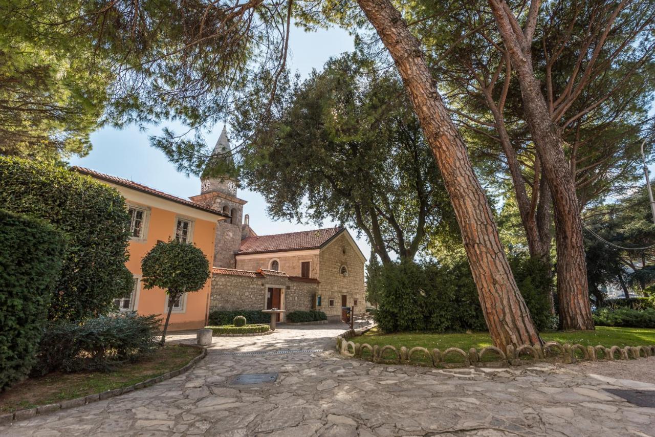 Apartments Villa Devana Abbazia Esterno foto
