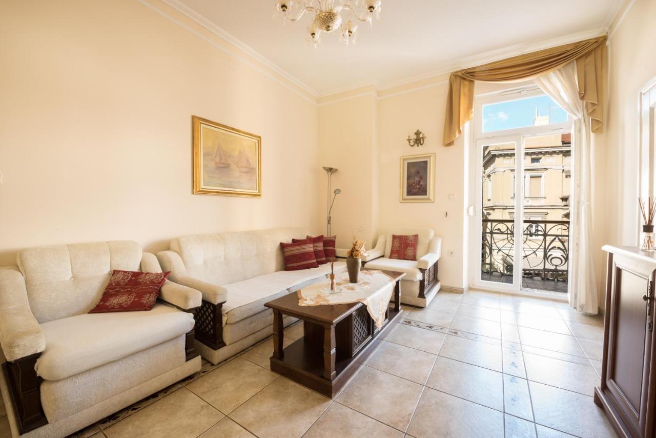 Apartments Villa Devana Abbazia Esterno foto